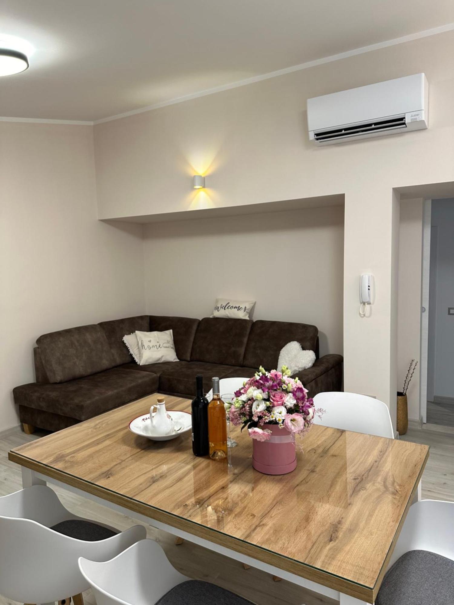 Bee House Suite - Brand New Apartment 100 M From Sea Kastela Ngoại thất bức ảnh